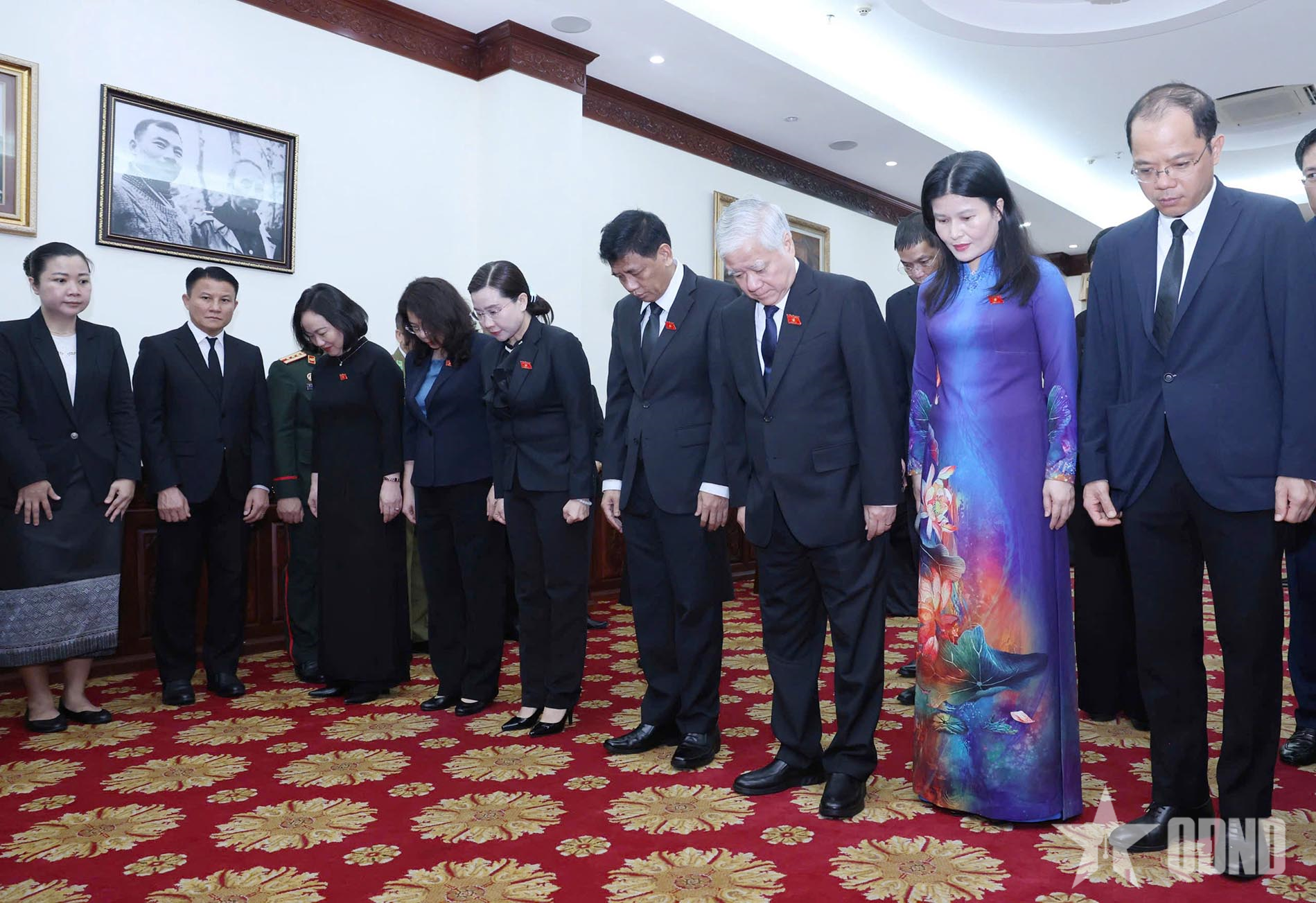 Phó chủ tịch Thường trực Quốc hội Đỗ Văn Chiến viếng Chủ tịch Quốc hội Lào Xaysomphone Phomvihane